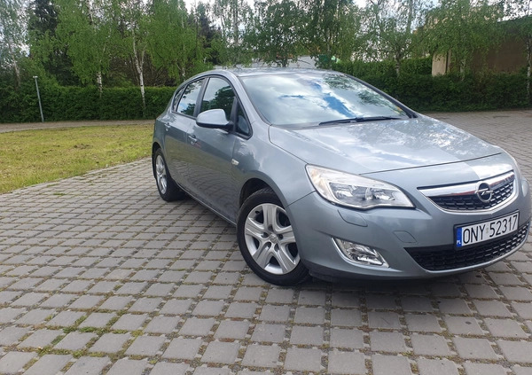 Opel Astra cena 20500 przebieg: 218000, rok produkcji 2010 z Czyżew małe 172